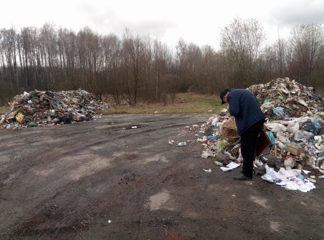 Львівське сміття викинули на Шепетівщині?
