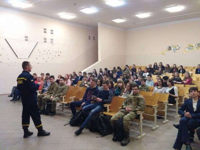Шепетівські рятувальники роз’яснювали умови вступу до навчальних закладів ДСНС України