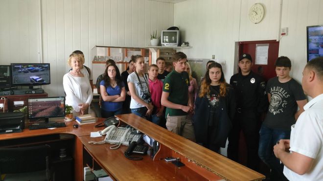 Правоохоронці провели екскурсію для учнів НВК № 1