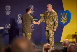 Командира Шепетівського ЗРП нагородили «Хрестом бойових заслуг»