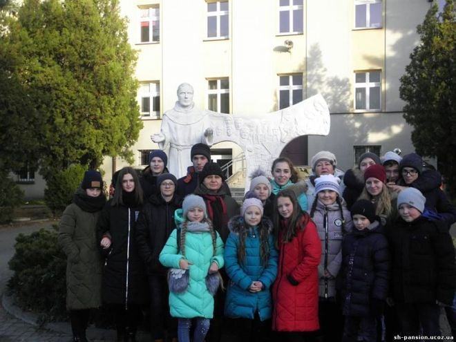 Дітям школи-інтернат влаштували подорож до Польщі