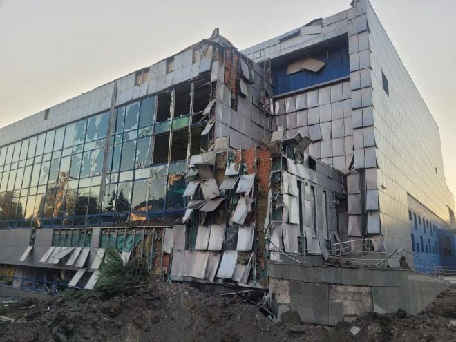 Пошкоджений спортивний комплекс у Дніпрі