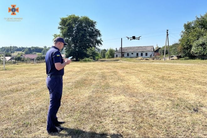 Шепетівські рятувальники за допомогою дрона виявили та оштрафували палія