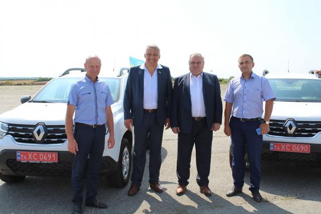 Ленковецька амбулаторія ЗП-СМ отримала новий автомобіль Renault Duster