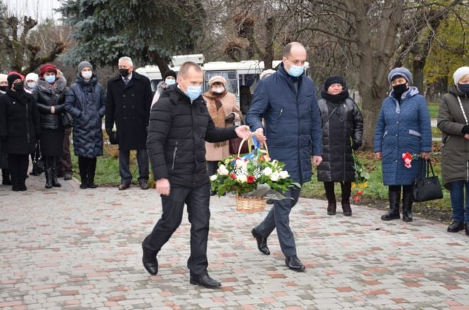 У Шепетівці вшанували пам&#039;ять Героїв Небесної Сотні та загиблих на Сході України земляків