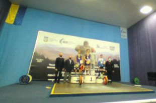 Шепетівчанин став срібним призером чемпіонату України з важкої атлетики