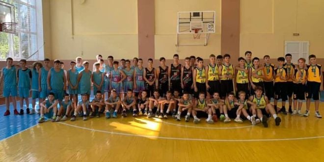 Шепетівські баскетболісти вибороли бронзу на чемпіонаті Хмельницької області