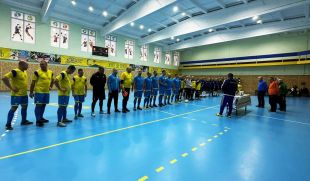 Шепетівські футболісти змагались зі “Збірною мерів” та місцевою командою у Красилові