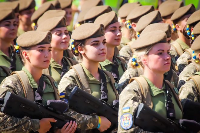 Для жінок розширено перелік професій, які зобовʼязують стати на військовий облік