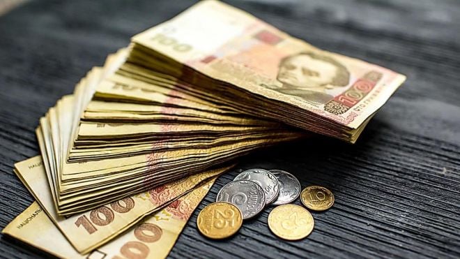Неповнолітня шепетівчанка вкрала 11 000 гривень у пенсіонерки