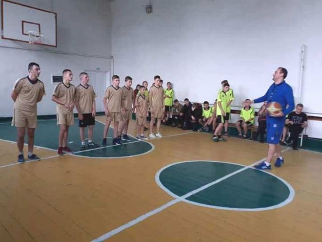 Школярі Шепетівщини змагалися у баскетболі