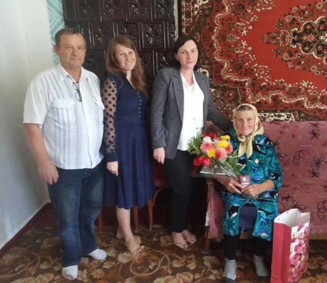Мешканці села Пашуки вручали нагороду «Мати-героїня»