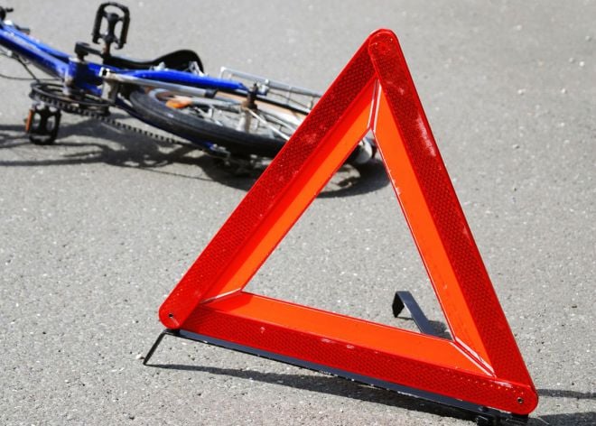 По вулиці Валі Котика збили велосипедиста