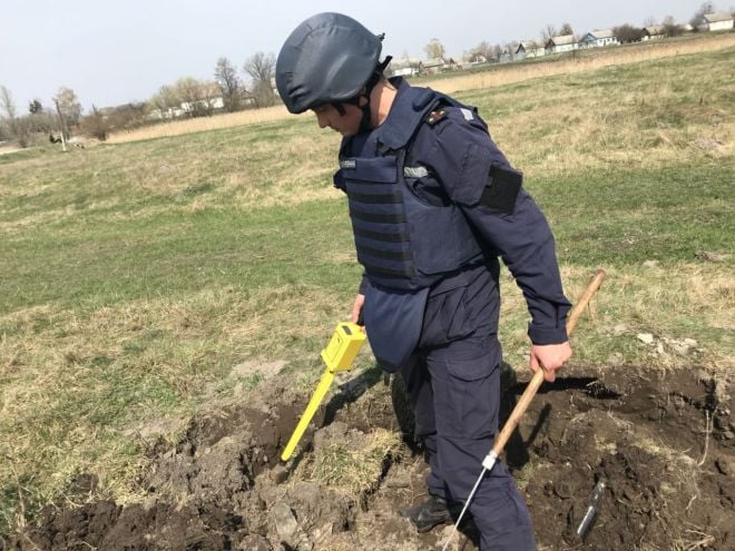 Рятувальники знешкодили артилерійські снаряди знайдені у Судилкові та Білокриниччі