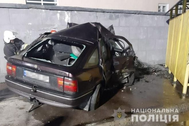 У Славуті внаслідок зіткнення з бетонною огорожею загинув молодий водій