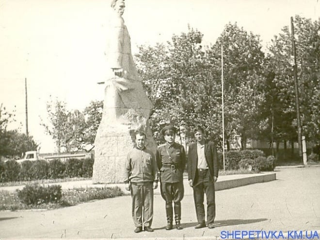 Пам&#039;ятник Миколі Островському споруджували усією громадою