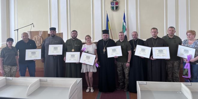 Священнослужителів та волонтерів Шепетівського району відзначено грамотами від Валерія Залужного