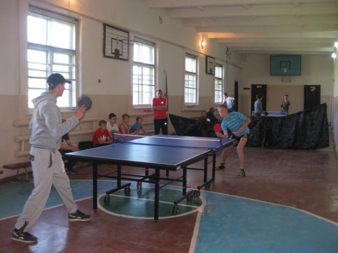 Змагання з настільного тенісу серед юнаків та дівчат