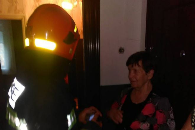Рятувальники знову допомагали відчинити двері квартири пенсіонерки