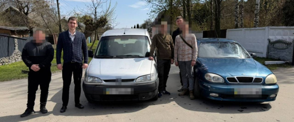 Речові докази на службу ЗСУ: шепетівські прокурори передали війську два конфісковані автомобілі
