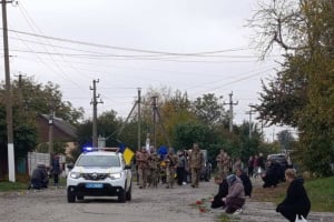 Поховали поруч із батьком-ветераном АТО: у засвіти провели воїна Богдана Белковського