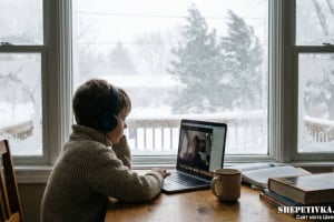 У роботу закладів освіти Шепетівської громади внесено зміни через негоду та сильні морози