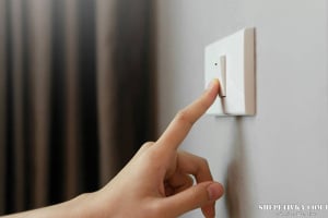На Шепетівщині вдруге за сьогодні аварійно вимикають електропостачання