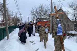 Славутська громада попрощалася з мужнім Захисником України Віктором Антонюком