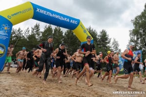 100 тис грн для ЗСУ зібрали на благодійному тріатлоні «Голубі озера 2025»