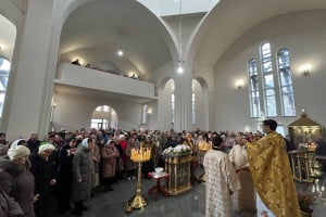 На Шепетівщині у новозведеному храмі ПЦУ вперше прозвучала спільна молитва