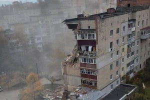 У багатоквартирному житловому будинку в Хмельницькому пролунав вибух