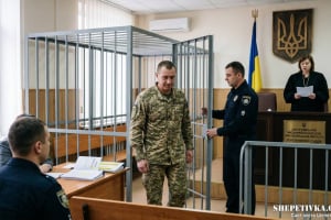 У Шепетівці засудили військовослужбовця, який напідпитку влаштував дебош та побив поліцейського