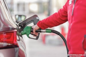До 65 гривень і вище? Що буде з цінами на пальне в Україні цього літа