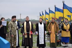 Шепетівська громада в День Героїв вшанувала полеглих захисників спільною молитвою