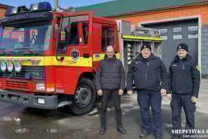 Шепетівська громада отримала пожежний автомобіль від шведського міста-побратима Карлскуга