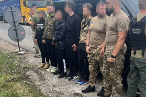 «Спецпризначенцям» вручили повістки, а їх перевізнику підозру