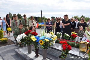 У Шепетівці вшанували другу річницю загибелі Героя України пілота F-16 Олексія Меся