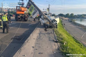 20-річний водій на BMW X4 вилетів на тротуар і вбив двох пішоходів: йому оголошено підозру (відео)