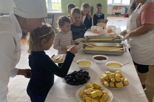 Здорове харчування та свобода вибору: у двох школах Славути стартував пілотний проєкт