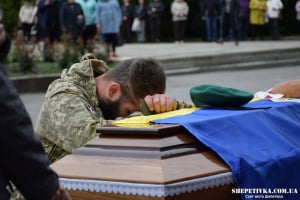 Шепетівка в жалобі: до Небесного війська приєднався прикордонник Віталій Дячук