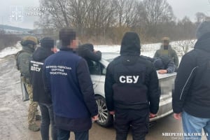 Човни, драбини та трансфер до Румунії: судитимуть організаторів прикордонного «бізнесу»