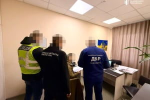 Слідчий «спустив» мільйони речових доказів на тачку: як його викрили