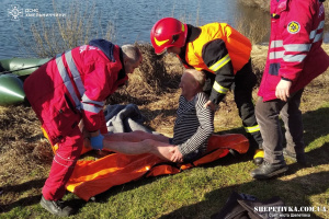 У Судилкові надзвичайники врятували чоловіка, що тонув у місцевій водоймі