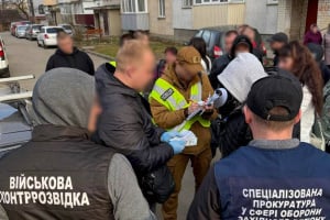 Схеми ухилення від мобілізації: на Хмельниччині та у Києві затримано п’ятьох ділків