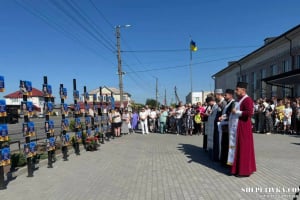 У Судилкові відкрили Алею Надії: імена 64 Захисників, яких чекають додому