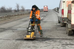 Дороги після зими: коли почнуть латати ями?