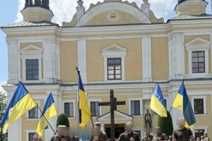 Понад рік очікування: у Полонській громаді попрощалися із загиблим захисником Олегом Бурчем