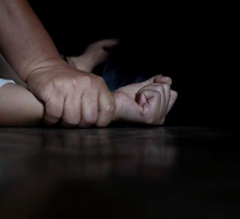 У шепетівський слідчий ізолятор помістили ґвалтівника школярки