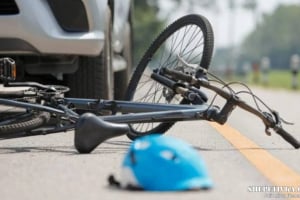 У Шепетівці літню велосипедистку оштрафували за зіткнення з автомобілем