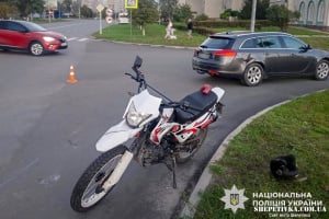 У Нетішині внаслідок зіткнення з легковиком травмувався 46-річний мотоцикліст